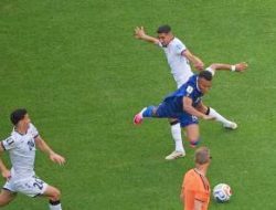 Badai Petir Hentikan Mbappe, Prancis Vs Irak Ditunda, Skor 1-0