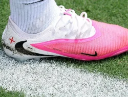 Piala Dunia 2026 Diserbu Sepatu Merah Muda, Jadi Tren Baru di Lapangan