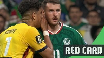 Tutup Mulut Lawan Saat Beradu Argumen, Hincapie Digusur Wasit Berkat VAR