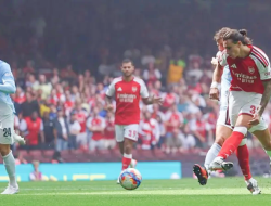 Calafiori Cetak Gol Kilat, Arsenal Bantai City 3-0 dan Angkat Community Shield