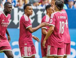 Real Madrid Libas Schalke 3-0, Jadi Suntikan Menatap Musim Baru