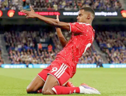 Duet Maut Isak-Gakpo, Liverpool Petik Kemenangan Perdana