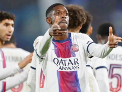 PSG Taklukkan Strasbourg 3-1, Les Parisiens Rebut Puncak Klasemen